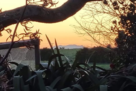 Photo of property in 150 Wirihana Road, Hawera, 4674