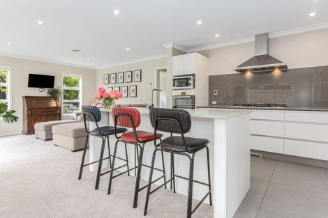 Photo of property in 15 Sumner Terrace, Aotea, Porirua, 5024