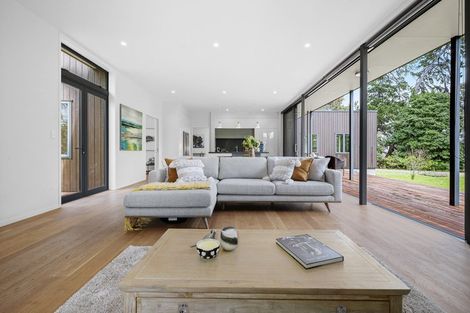 Photo of property in 15 Ferndale Drive, Kawakawa Bay, Papakura, 2585