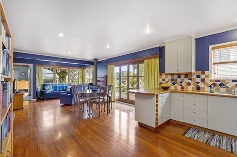 Photo of property in 13 Lorenzen Bay Road, Raglan, 3225