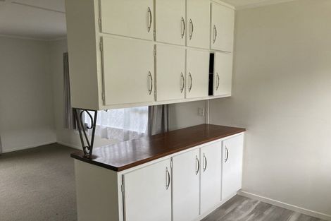 Photo of property in 1/247 Wairau Road, Totara Vale, Auckland, 0627