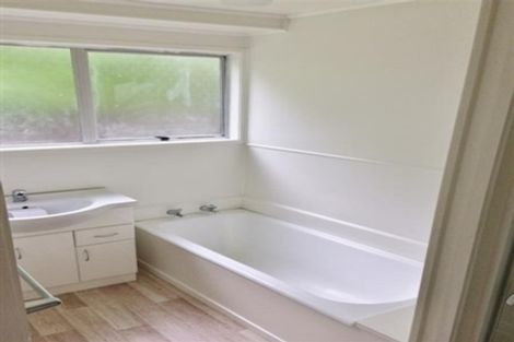 Photo of property in 344 Roscommon Road, Clendon Park, Auckland, 2103