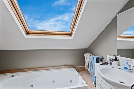 Photo of property in 1/19 Hills Road, Edgeware, Christchurch, 8013