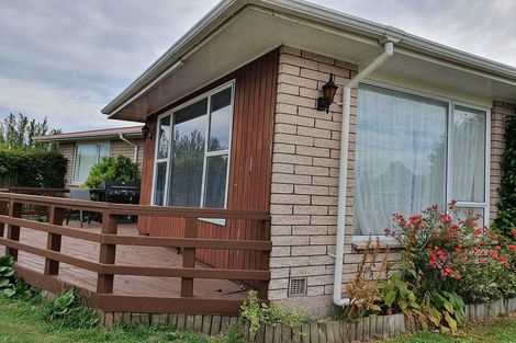 Photo of property in 6 Craig Place, Redwood, Christchurch, 8051