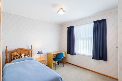 Photo of property in 1 Lilac Lane, Maungaraki, Lower Hutt, 5010