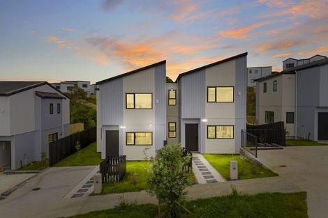 Photo of property in 49a Crestview Rise, Papakura, 2110