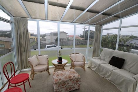 Photo of property in 22 Nelson Street, Foxton Beach, Foxton, 4815