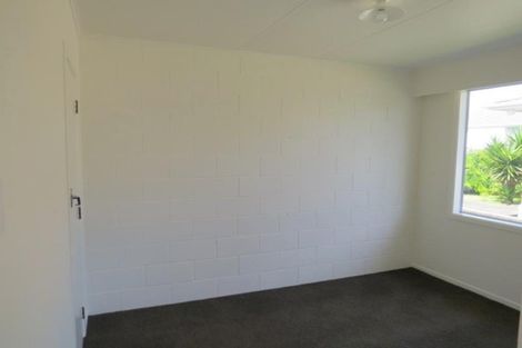 Photo of property in 8 Simons Street, Moturoa, New Plymouth, 4310