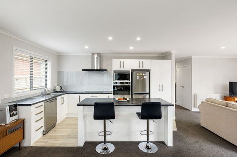 Photo of property in 5 Clifford Close, Leamington, Cambridge, 3432