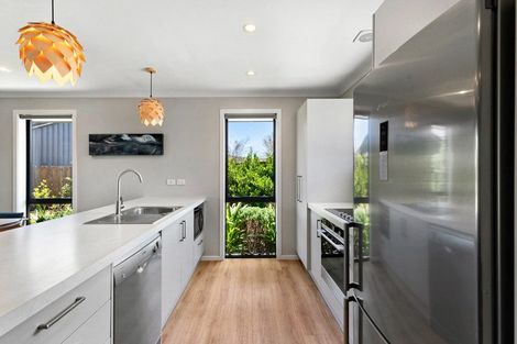 Photo of property in 13 Kingfisher Crescent, Albert Town, Wanaka, 9305