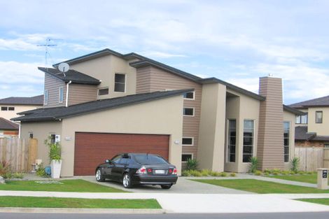 Photo of property in 21 Bronwylian Drive, Flat Bush, Auckland, 2016