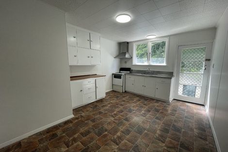 Photo of property in 115-117 Shakespeare Road, Bluff Hill, Napier, 4110