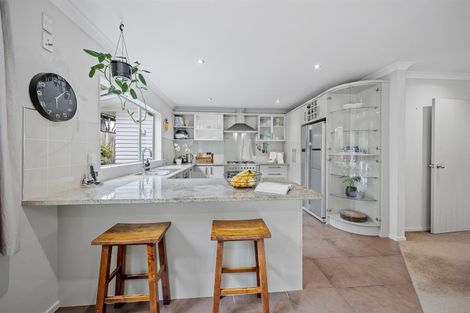 Photo of property in 31 Harrowglen Drive, Northcross, Auckland, 0632