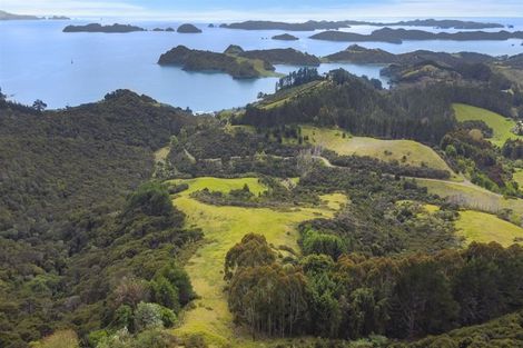 Photo of property in 250 Paroa Bay Road, Russell, 0272