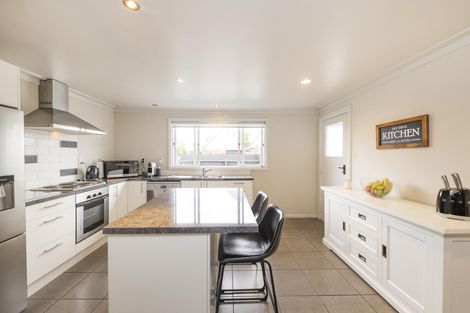 Photo of property in 126 Heretaunga Street, Palmerston North, 4414