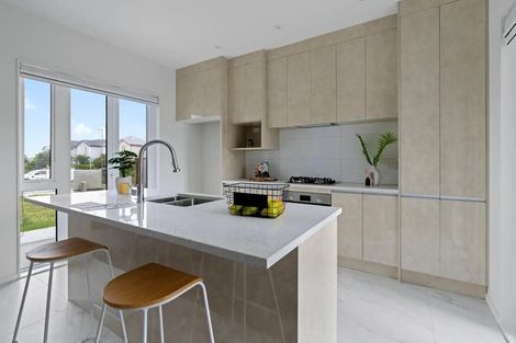 Photo of property in 2 Warbler Crescent, Papakura, 2110