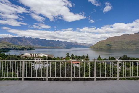 Photo of property in 3a Strawberry Lane, Fernhill, Queenstown, 9300