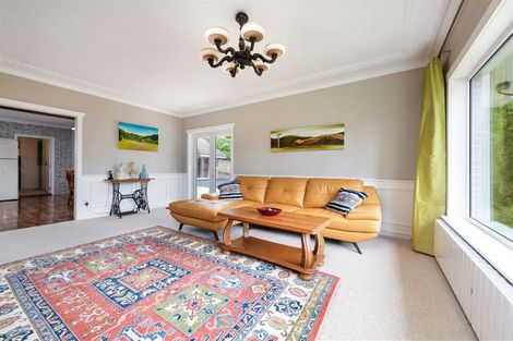 Photo of property in 408b Scenic Drive, Waiatarua, Auckland, 0612