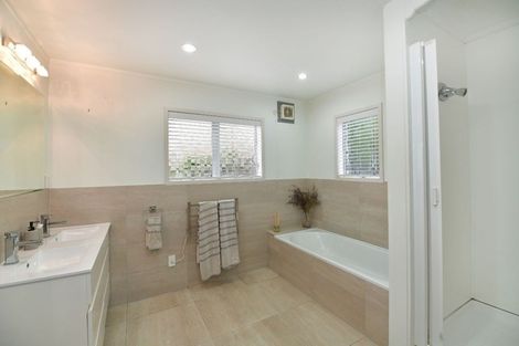 Photo of property in 3b Balmain Road, Birkenhead, Auckland, 0626