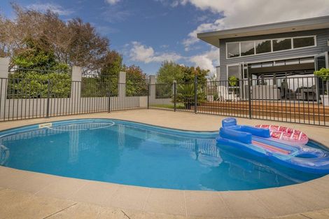 Photo of property in 50 Tarapatiki Drive, Whitianga, 3510