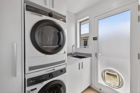 Photo of property in 2/21 Cob Crescent, Woolston, Christchurch, 8062