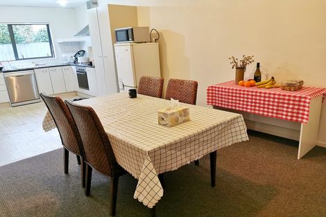 Photo of property in 77 Carrington Avenue, Silverdale, Hamilton, 3216