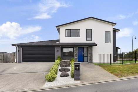 Photo of property in 2 Opaoa Way, Aotea, Porirua, 5024