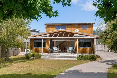 Photo of property in 210 Linton Crescent, Whangamata, 3620