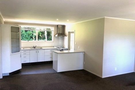 Photo of property in 2/1 Bronwyn Place, Torbay, Auckland, 0630