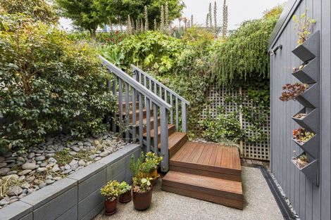 Photo of property in 12 Cobden Crescent, Bluff Hill, Napier, 4110