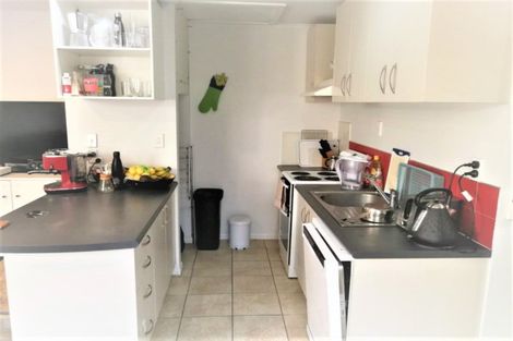 Photo of property in 16 Trinidad Road, Sunnynook, Auckland, 0620