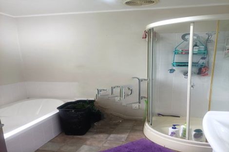 Photo of property in 49 View Road, Henderson, Auckland, 0612