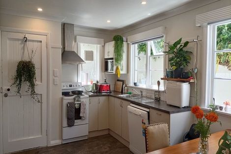 Photo of property in 9 Upper Lewisville Terrace, Thorndon, Wellington, 6011