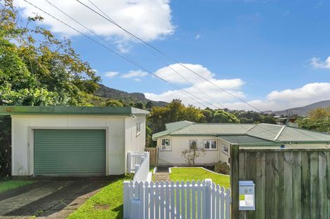 Photo of property in 9 Chester Road, Tawa, Wellington, 5028