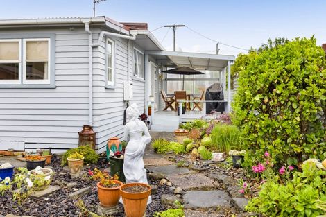 Photo of property in 240 Egmont Street, Patea, 4520