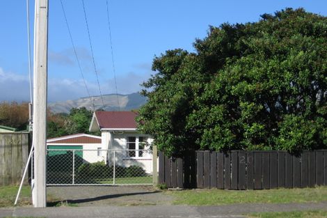 Photo of property in 20 William Street, Waikanae Beach, Waikanae, 5036
