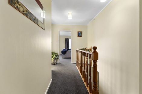 Photo of property in 4 Greyfriars Crescent, Tawa, Wellington, 5028