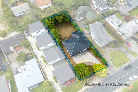 Photo of property in 13 Bond Crescent, Forrest Hill, Auckland, 0620