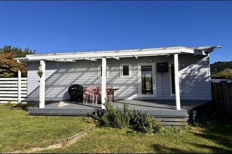 Photo of property in 1 Farrier Grove, Featherston, 5710