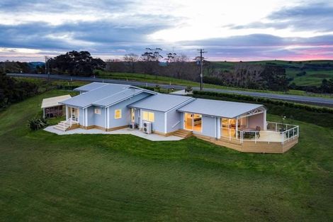 Photo of property in 180 Taylor Road, Waimauku, 0882