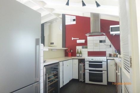 Photo of property in 43 Birdwood Road, Swanson, Auckland, 0612