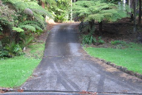 Photo of property in 33 Sylvan Valley Avenue, Titirangi, Auckland, 0604