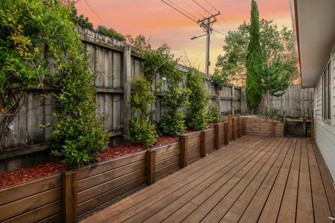 Photo of property in 13a Golf Road, New Lynn, Auckland, 0600