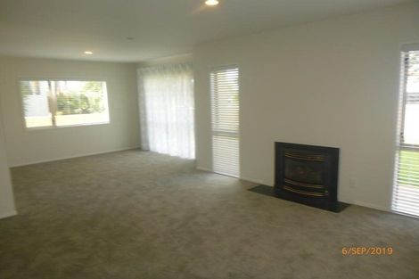 Photo of property in 1 Waimanu Bay Drive, Te Atatu Peninsula, Auckland, 0610
