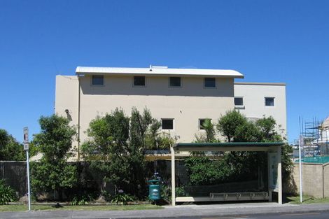 Photo of property in 1/264 Onewa Road, Birkenhead, Auckland, 0626