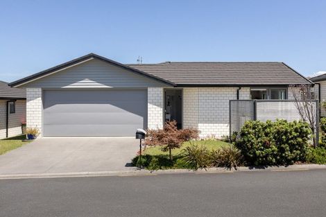 Photo of property in Waterview Estate, 11/4 Greystone Place, Omokoroa, 3114