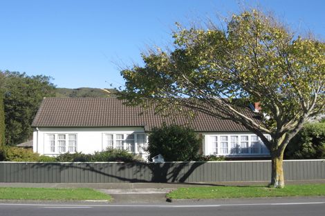 Photo of property in 120 Naenae Road, Naenae, Lower Hutt, 5011