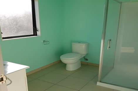 Photo of property in 20 Roto View, One Tree Point, 0118