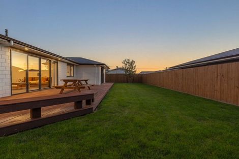 Photo of property in 12 Ash Close, Levin, 5510