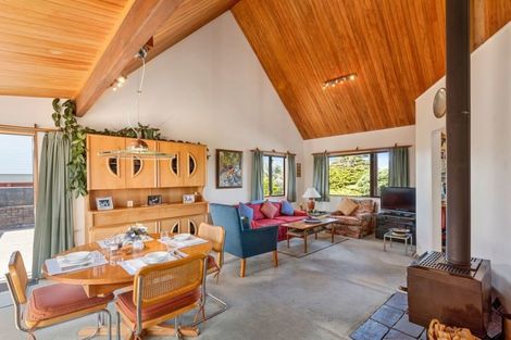 Photo of property in 115 Tutere Street, Waikanae Beach, Waikanae, 5036